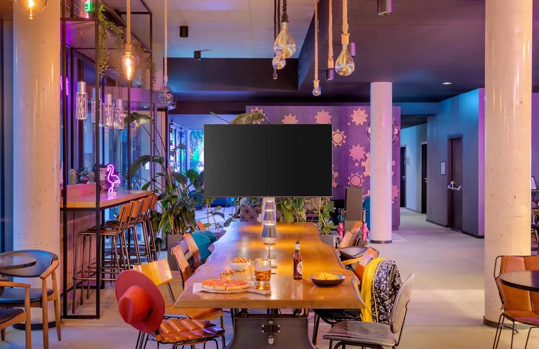 Moxy Hamburg Altona-1